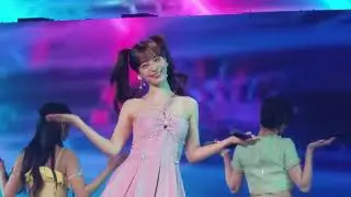 2025 KARA 카라 The Phoenix Tour in Macau - Jet Coaster Love YOUNGJI 허영지 focus