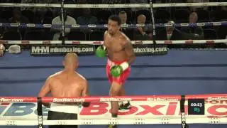 Aarron Morgan v Istvan Kiss