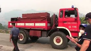 INCENDI: GROTTERIA PIANGE UN MORTO