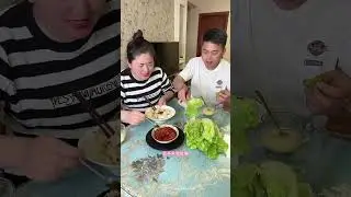 Funny eating and broadcasting