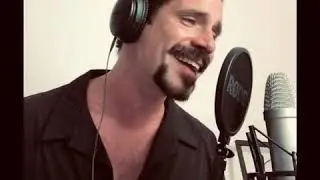 Dan Burton Performing an Excrept of Harriett Jones made famous by Eric Benet.