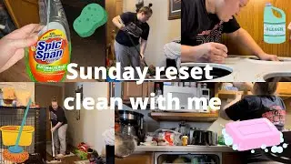 VLOGMAS DAY 2: power hour // clean with me