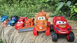 Menemukan Banyak Mainan Mobil Disney Pixar Cars, Lightning McQueen, Tow Matter, Cruzz, Dinoco King