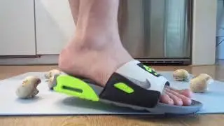 Nike Air Max 90 slides food stomp, trample mushrooms