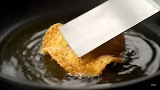 Satisfying Sound of a Glitter Cracker Frying #satisfying #frying #crunchy #asmr