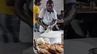 📍Madurai Bun Parotta Kadai #madurai #tamilnadu #food #southindia #tamilfood #mrandmrsnomnom