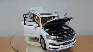 Toyota Land Cruiser LC200 Gx. R V6 2020 KengFai  1/18
