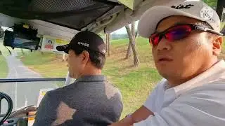 시니어투어프로가  젊은프로들과 한판승부 마지막홀에서 반전 이럴수가~