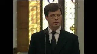 Premier Balkenende (CDA) herdenkt Prins Claus in de Ridderzaal (2002)