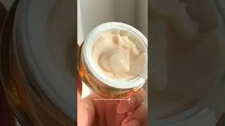 Est&eacute;e Lauder Revitalizing Cream Supreme #texturetuesday #textureshot #macrovideo