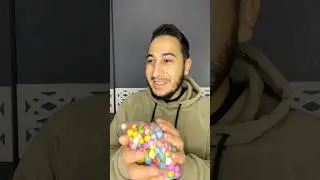 كيف بيقدر يعمل هيك !