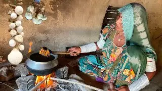 Cooking Desi Mushrooms || Pakistani Hindu Life || Cooking Khunbhi In Village || Village Life