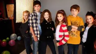 three & Gap Kids behind-the-scenes photo shoot at 3 girls photography!