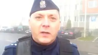Zb&oacute;j w mundurze policjanta RP. Nazywa się P. Sałkowski. Ciechan&oacute;w 19 grudnia 2019.