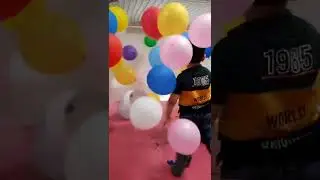 🎈Balloons shorts /Cute boy Playing with Balloons #balloons #popping 🎈#shortsfeed #shorts