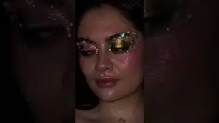 This is your sign to set your makeup with a shimmer setting sprays 😉✨