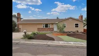 Main level living! Pikes Peak Views!