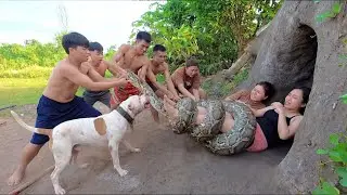 Heart Stopping Chase! Pitbull and Hunters Pursue Giant Python to Save the Girl