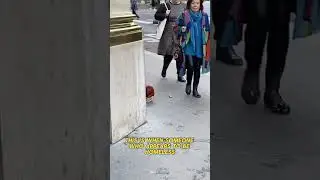 Scams in France Paris #scammer #paris #eifeltower #travel #awareness #shorts