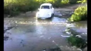 Fusca na &aacute;gua