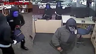 Aggravated robbery at a pawn shop located at the 3500 block of Houston Ave. Houston PD #53195-21