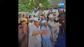 Eiman Shah and others raise slogans