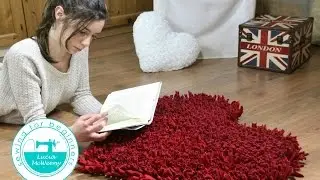 Make a rug with t-shirt yarn