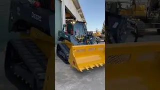 The new John Deere 333P looks 😍