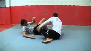 Rafael Rebello showing the pretzel Sweep