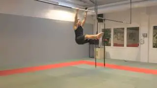 L-Sit Pull Up