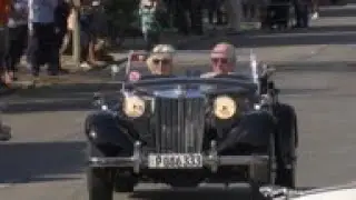 Charles and Camilla admire Cuba's classic cars