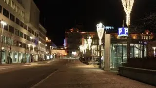 Pimeyden keskell&auml; loistaa valo