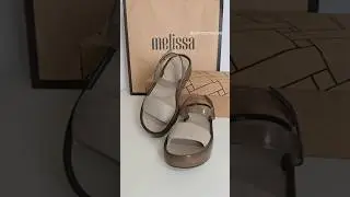Melissa Float Platform in Beige #melissa #melissafloatplatform #sandals #beige #platform