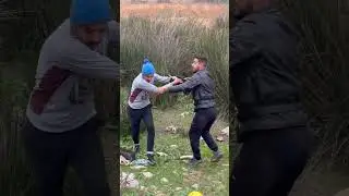 قـ ـتـ ل لي قرا ليك الرسالة ههه مسكين خرجها منوا