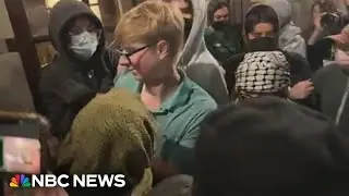 Columbia students attempt to block protesters from Hamilton Hall