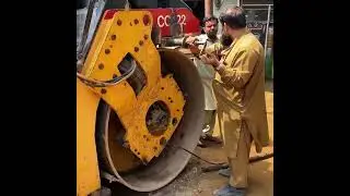 Fixing a Giant Road Roller with a Tool That Doesn't Exist