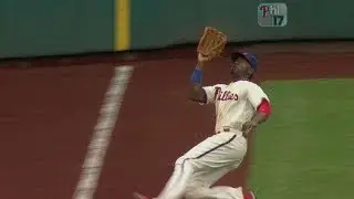 CIN@PHI: Brown makes a sliding catch in left field