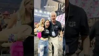 Scott Swift ran over to this fan after she showed him her shirt #taylorswift #swiftie