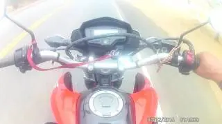Bros 160 velocidade 100 a 128 com garupa recomendo você comprar vá enfrente!!!