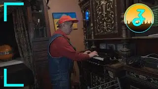 Пианино из старых парт и пылесоса
