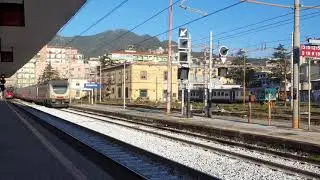 E 402B 135 (livrea sun ) + vetture sun in arrivo a Salerno