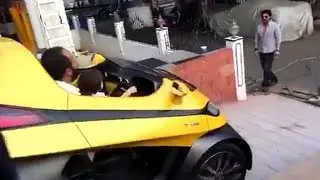 Shahrukh Khan's Son AbRam Riding Car On 'Dilwale' Sets With Rohit Shetty | Bollywood News
