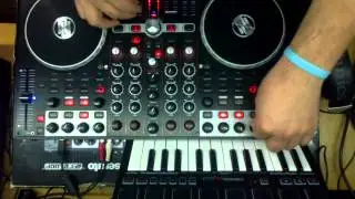 Grooving Set RELOOP Terminal Mix 4 + Traktor Scratch PRO 2.6.8