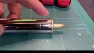 ドリルを使ってVSRシリンダーの分解防止ピンを除去する方法