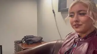 Начищаем сапоги властной богини Майли!