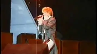 Mylène Farmer Podium Europe 1 à Mayenne 9 juin 1986