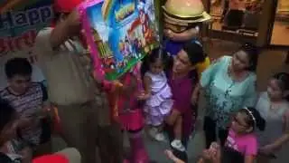 Playing the Pi&ntilde;ata (For Kids) | Zia's 3rd Birthday Party | Amazing Zia