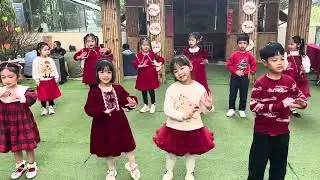Hoà nhịp giáng sinh- Sâu xinh đẹp