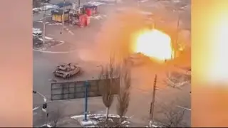 Street Fight between Azov Battalion vs Russian Fighter In Mariupol , Ukraine