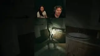 Один из этих манекенов может двигаться...